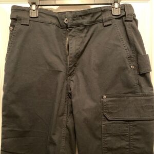 MENS COOLMAX 13" INSEAM FLEX FIREHOUSE CARGO SHORTS. Relaxed. Blk. Size 32. New.